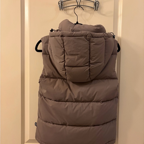 Aritzia Superpuff Vest Taupe - Picture 2 of 3